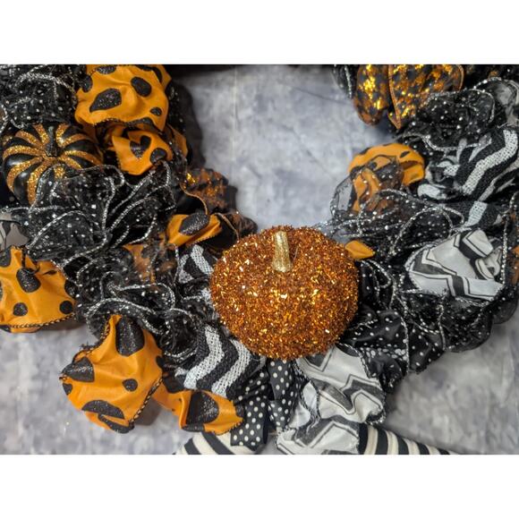 Large Halloween Witch Wreath Hat Legs Pumpkins Front Door Fall Decoration - Picture 2 of 12